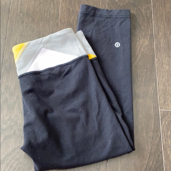 Lululemon Crop Legginings - Picture 2 of 6